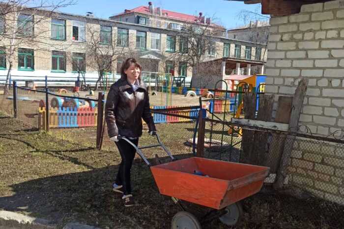 «Вместе сделаем территорию детского сада чище»