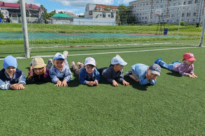 По родному краю с рюкзаком шагаю